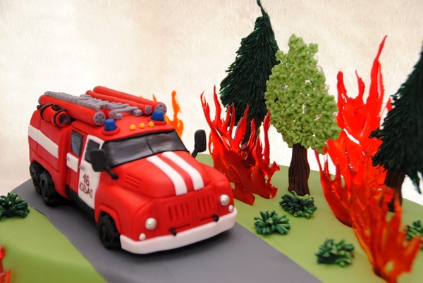 фигурка пожарного из глины. лепка пожарника старшая группа. фигурка "пожарный". пожарная машина из мастики. лепка пожарный.