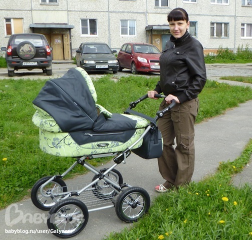 Первая прогулка с колясочкой