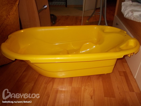 Авито ванночка для купания. Анатомическая ванночка. Анатомическая ванна взрослая. Подставки для детской ванны авито Уфа. Желтая ванночка с горкой фото.