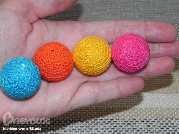 Вяжу слинго-погремушку.