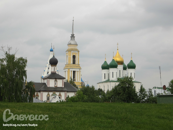 Поехали на дачу и случайно проехали поворот, и очутились в Коломне)