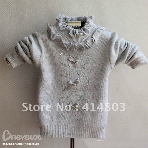 Пристрою вещички для девочки!