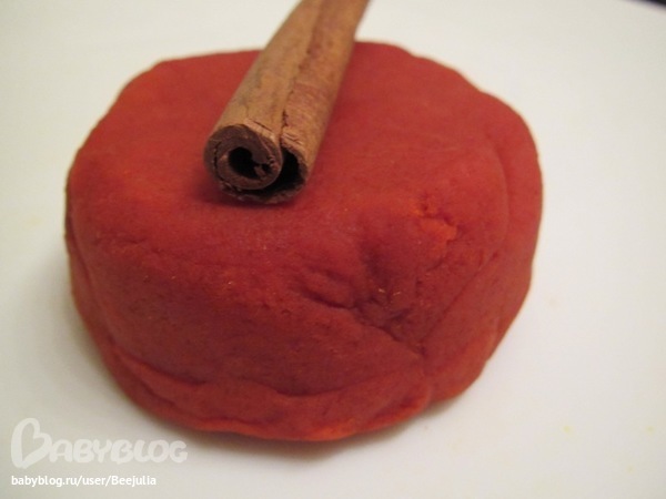 Самодельный Play Doh с запахом корицы